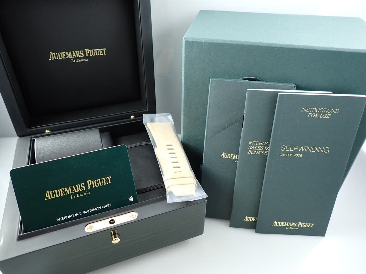 オーデマピゲ ロイヤルオーク オフショア ダイバー Ref.15720CN.OO.A002CA.01 ブラック文字盤 美品 1U589684