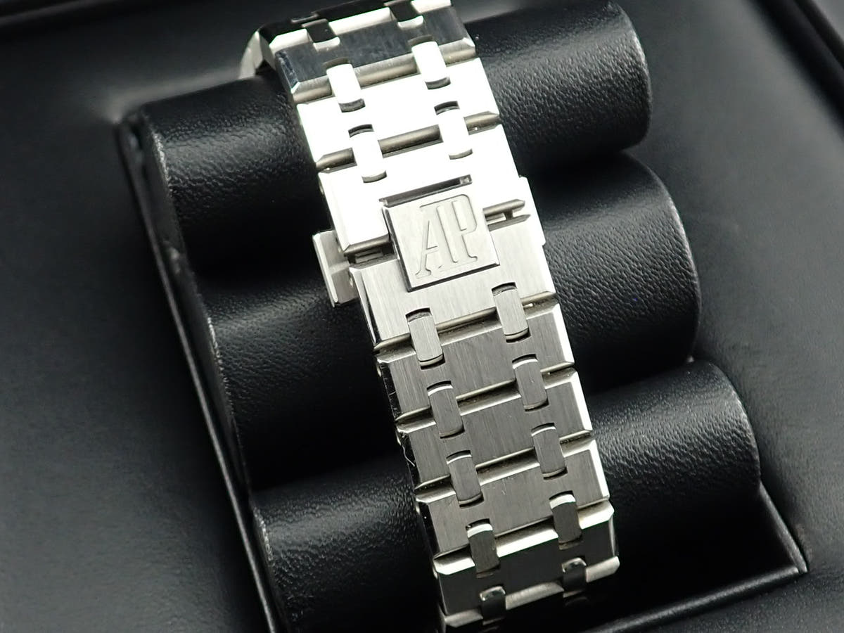 オーデマピゲ ロイヤルオーク クロノグラフ Ref.26331ST.OO.1220ST.01 ブルー文字盤 中古 M4F66S8F
