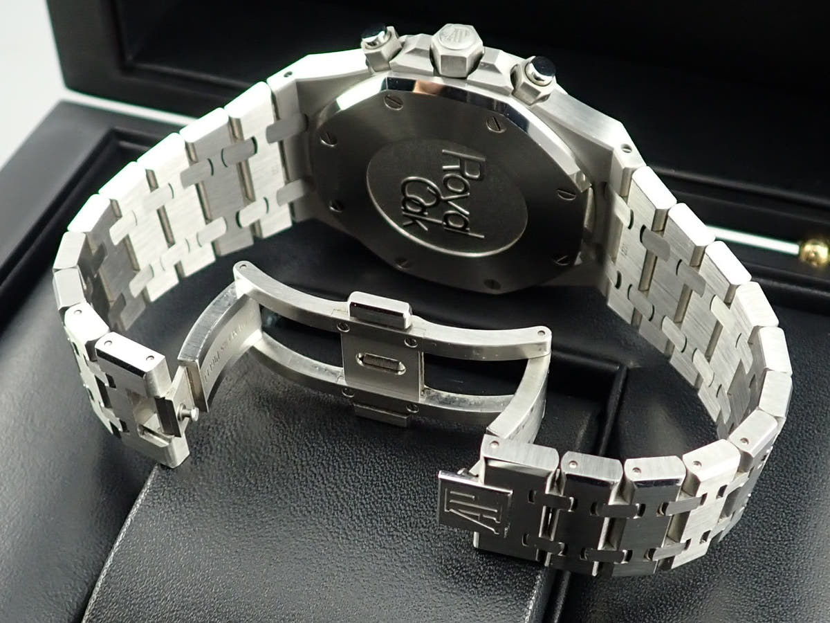 オーデマピゲ ロイヤルオーク クロノグラフ Ref.26331ST.OO.1220ST.01 ブルー文字盤 中古 M4F66S8F