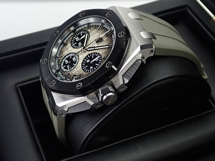 オーデマピゲ ロイヤルオーク オフショア クロノグラフ Ref.26420SO.OO.A600CA.01 ステンレススチール スモークブラウン文字盤