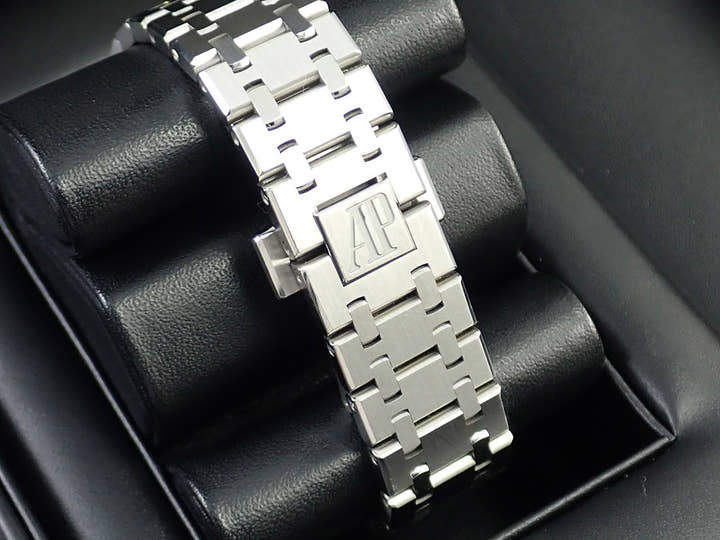 オーデマピゲ ロイヤルオーク クォーツ Ref.67650ST.OO.1261ST.01 ステンレススチール ブラック文字盤