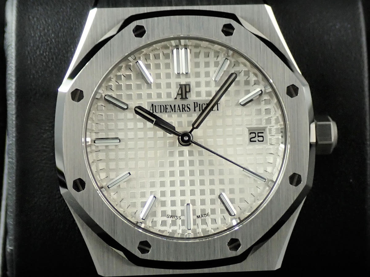 オーデマピゲ ロイヤルオーク オートマティック Ref.77350ST.OO.1261ST.01 シルバー文字盤 未使用 7ZP39PJU