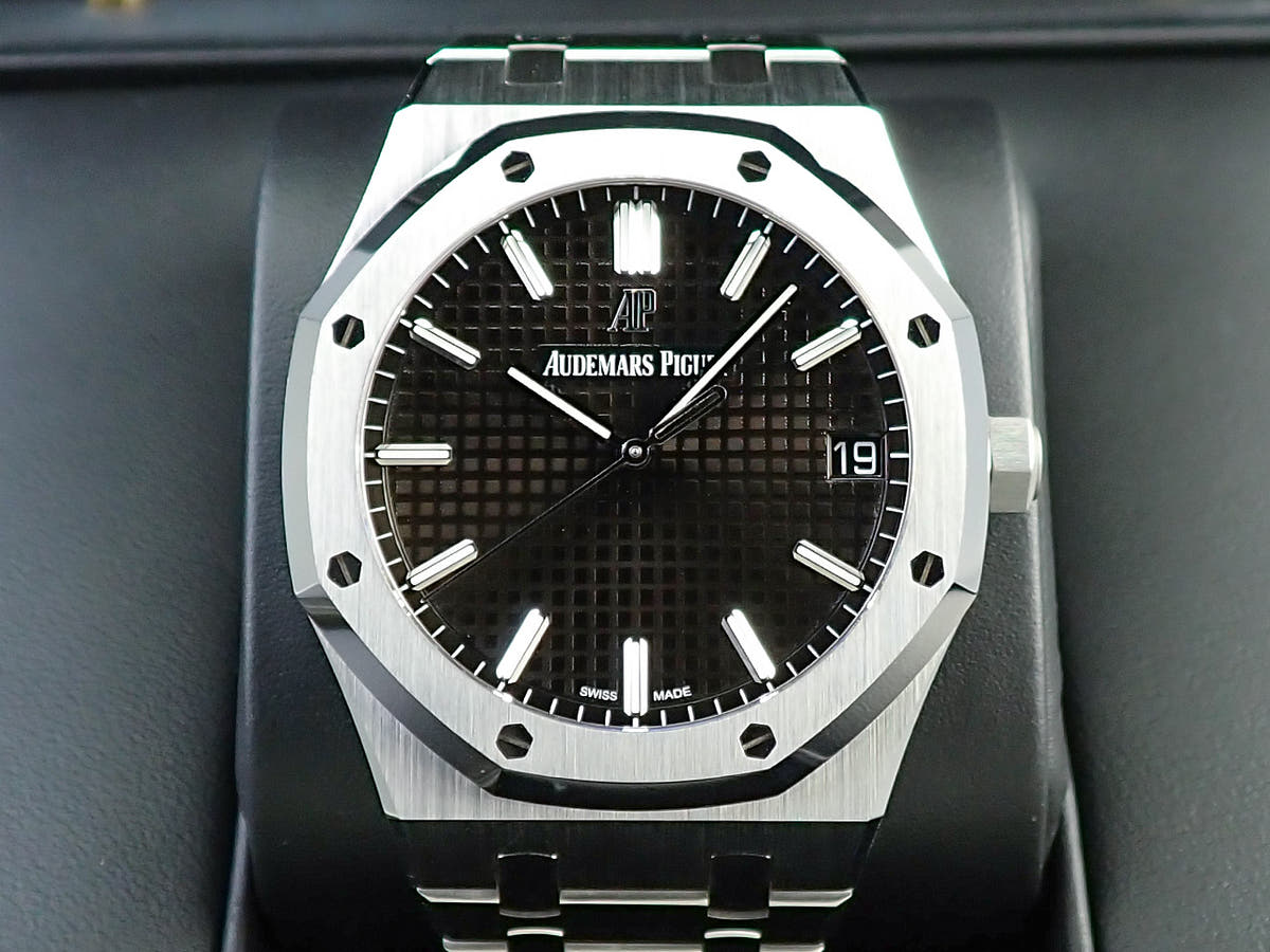 オーデマピゲ ロイヤルオーク オートマティック Ref.15500ST.OO.1220ST.03 ブラック文字盤 中古 W5PH2J64