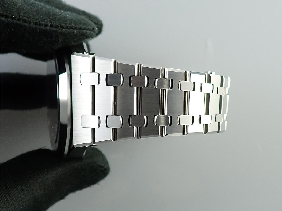 オーデマピゲ ロイヤルオーク オートマティック Ref.15500ST.OO.1220ST.03 ブラック文字盤 中古 W5PH2J64