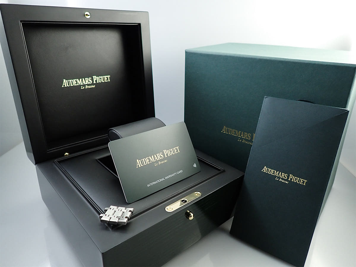 オーデマピゲ ロイヤルオーク オートマティック Ref.15500ST.OO.1220ST.03 ブラック文字盤 中古 W5PH2J64