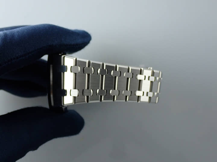 オーデマピゲ ロイヤルオーク Ref.15500ST.OO.1220ST.04 ステンレススチール シルバー文字盤