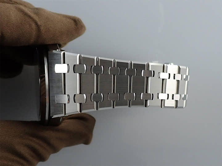 オーデマピゲ ロイヤルオーク Ref.15500ST.OO.1220ST.04 ステンレススチール シルバー文字盤