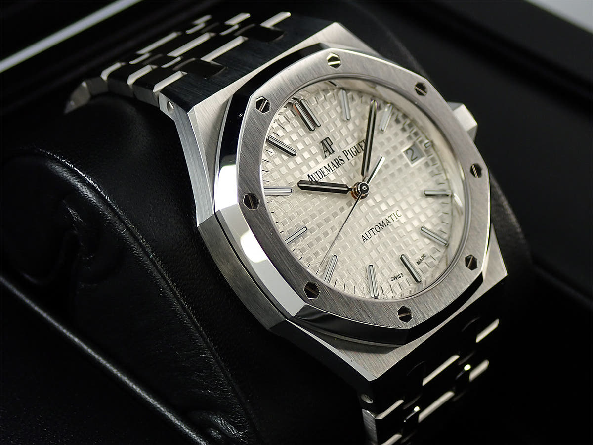 オーデマピゲ ロイヤルオーク オートマティック Ref.15450ST.OO.1256ST.01 シルバー文字盤 中古 F9SMRHSW