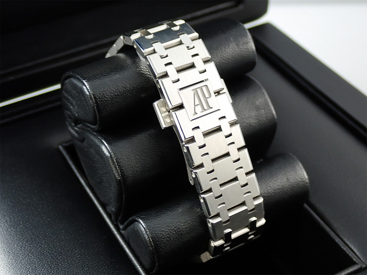 オーデマピゲ ロイヤルオーク オートマティック Ref.15450ST.OO.1256ST.01 シルバー文字盤 中古 F9SMRHSW