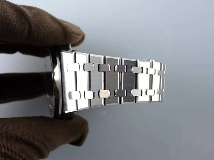 オーデマピゲ ロイヤルオーク Ref.15500ST.OO.1220ST.03 ステンレススチール ブラック文字盤