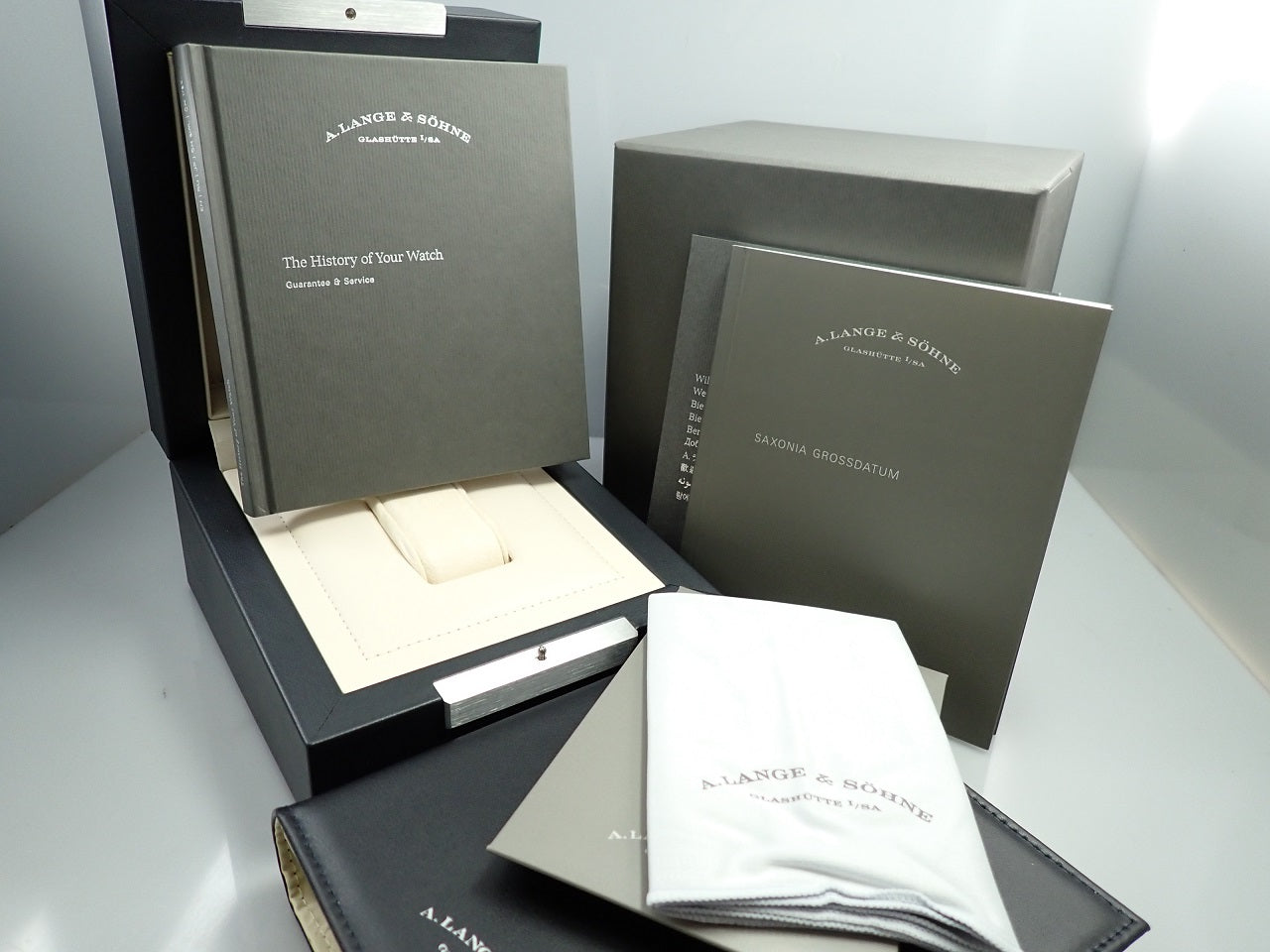 A. Lange &amp; Söhne Saxonia Outsize Date &lt;Warranty, Box, etc.&gt;