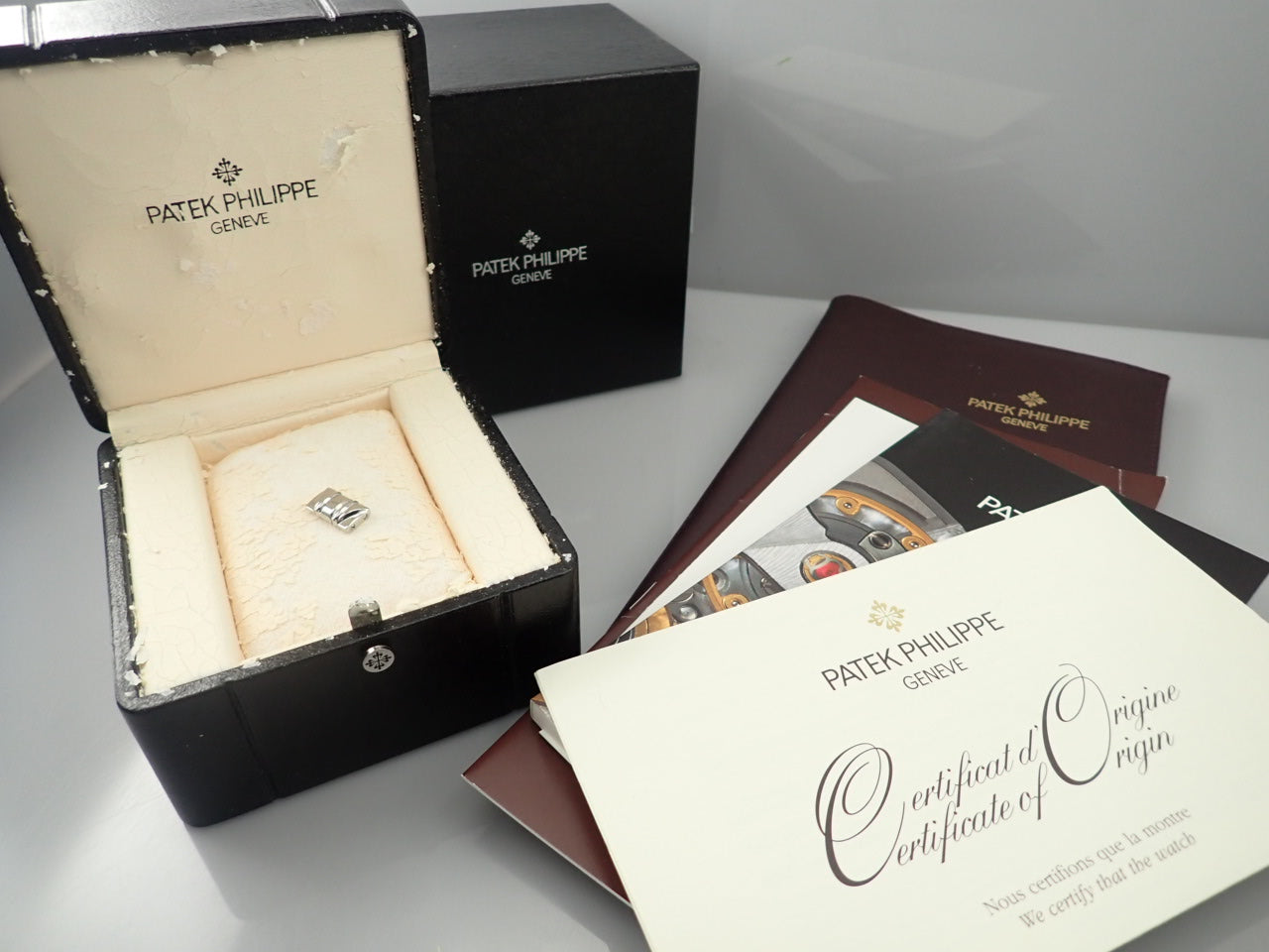 Patek Philippe Sculpture &lt;Warranty box and other&gt;