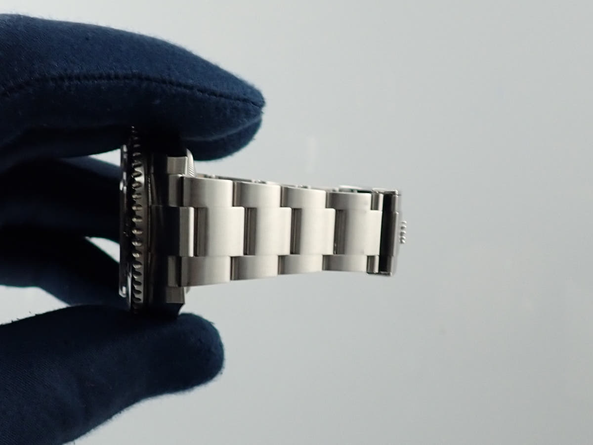 ロレックス シードゥエラー 4000 Ref.116600 ブラック文字盤 中古 1CC8HM66