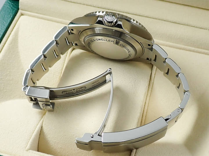 Rolex Sea-Dweller 4000 <Warranty, Box, etc.>