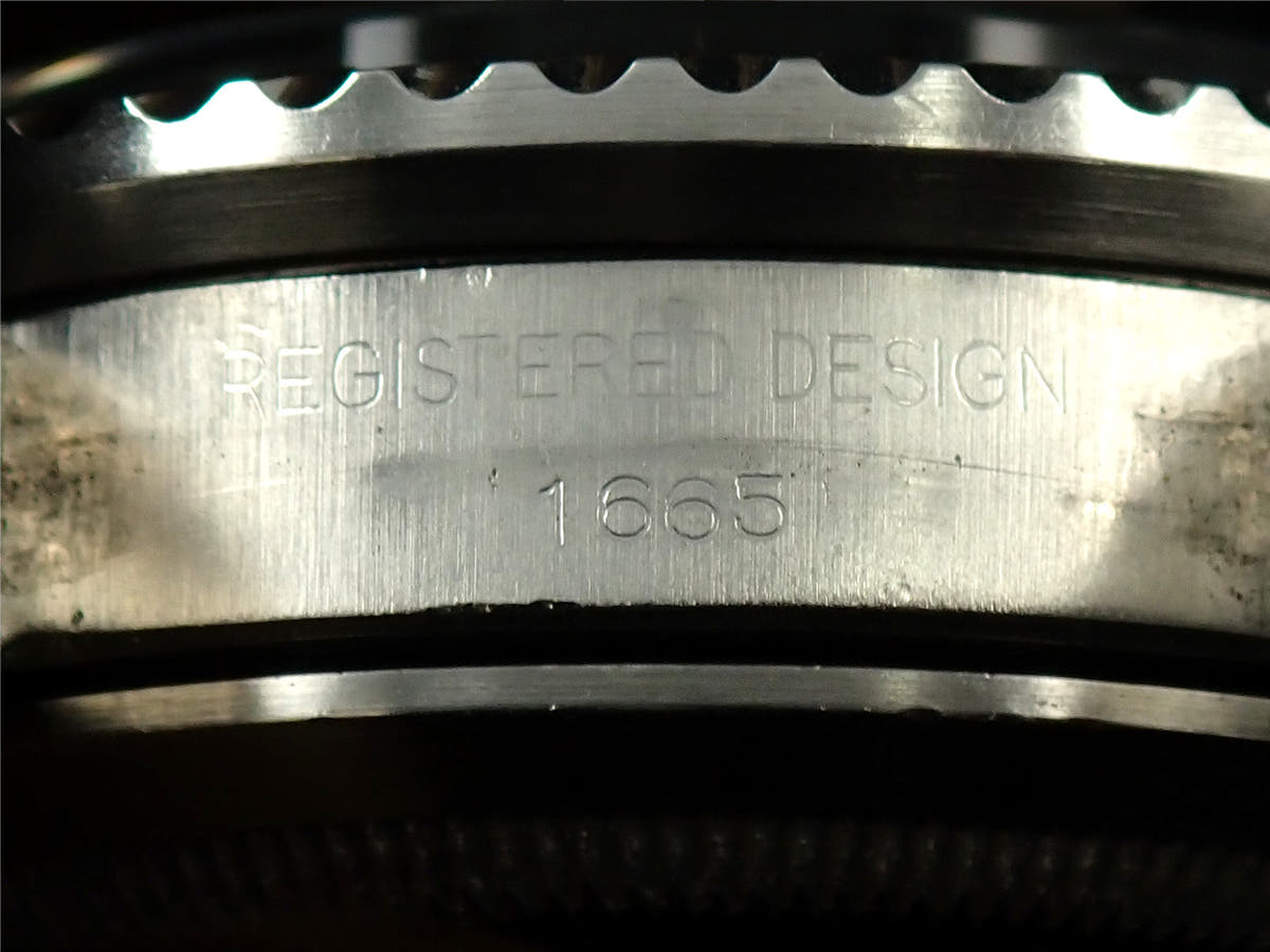 ロレックス シードゥエラー Ref.1665 ブラック文字盤 中古 UP3T25F5