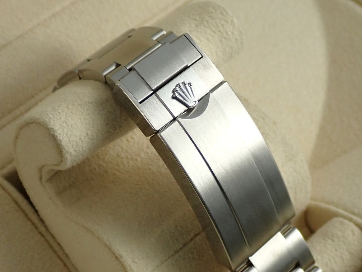 ロレックス シードゥエラー Ref.126600 ブラック文字盤 未使用 5TJFK7C7
