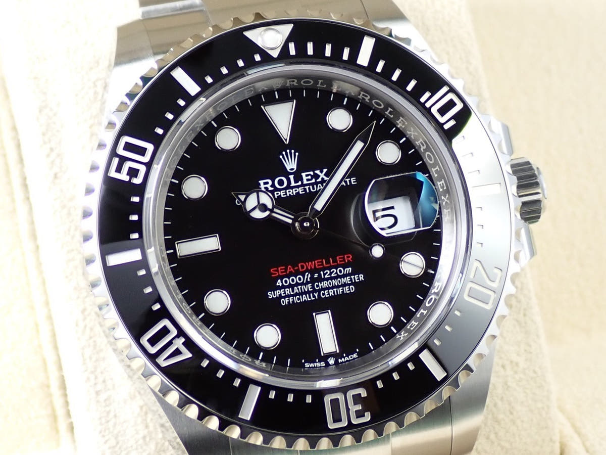 ロレックス シードゥエラー Ref.126600 ブラック文字盤 未使用 FLHH8850
