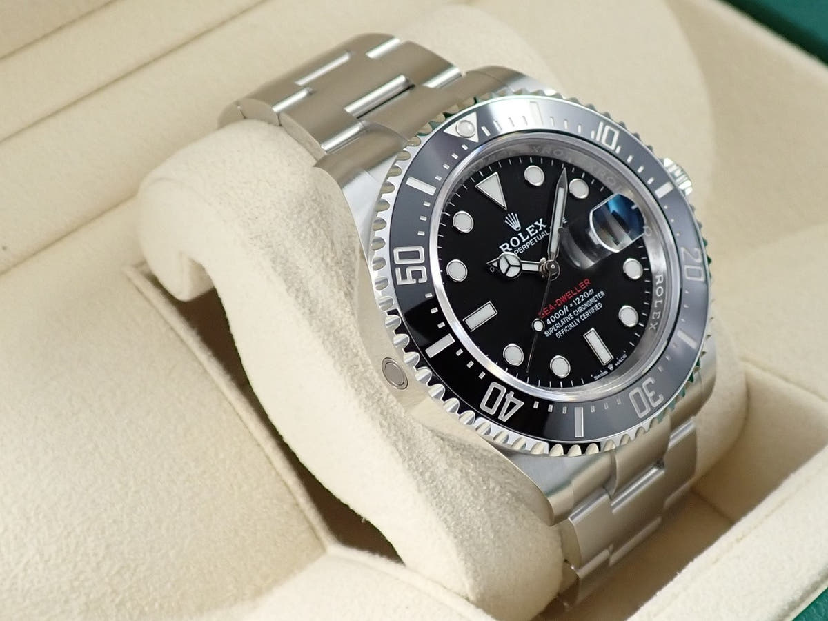 ロレックス シードゥエラー Ref.126600 ブラック文字盤 未使用 FLHH8850