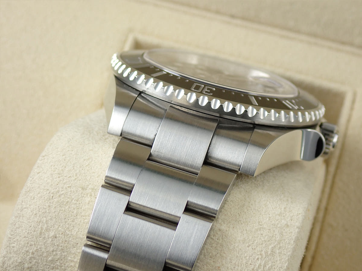 ロレックス シードゥエラー Ref.126600 ブラック文字盤 中古 9A41MXXU