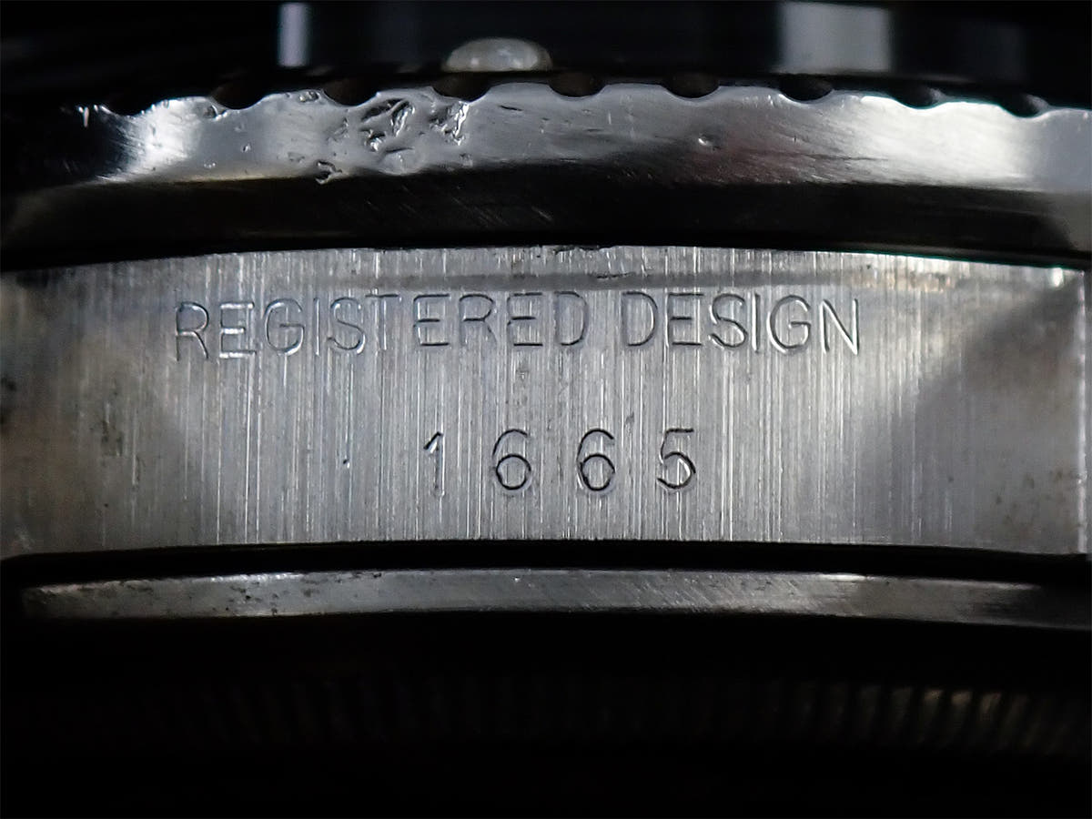 ロレックス シードゥエラー Ref.1665 ブラック文字盤 中古 9KZ76KT6