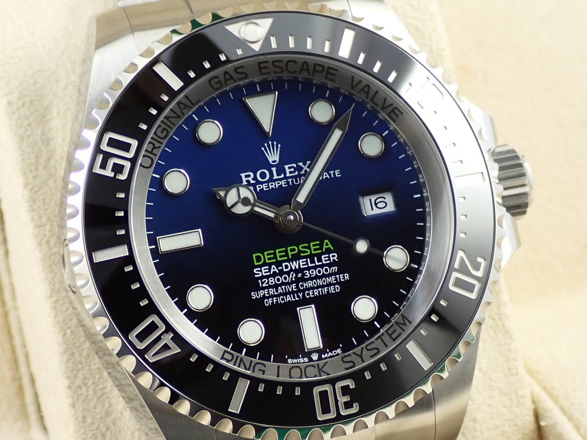 ロレックス シードゥエラー ディープシー Ref.126660 D-BLUE文字盤 未使用 M96JSH58