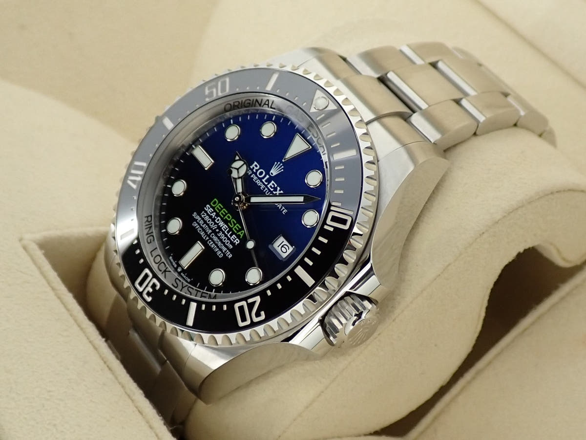 ロレックス シードゥエラー ディープシー Ref.126660 D-BLUE文字盤 未使用 M96JSH58