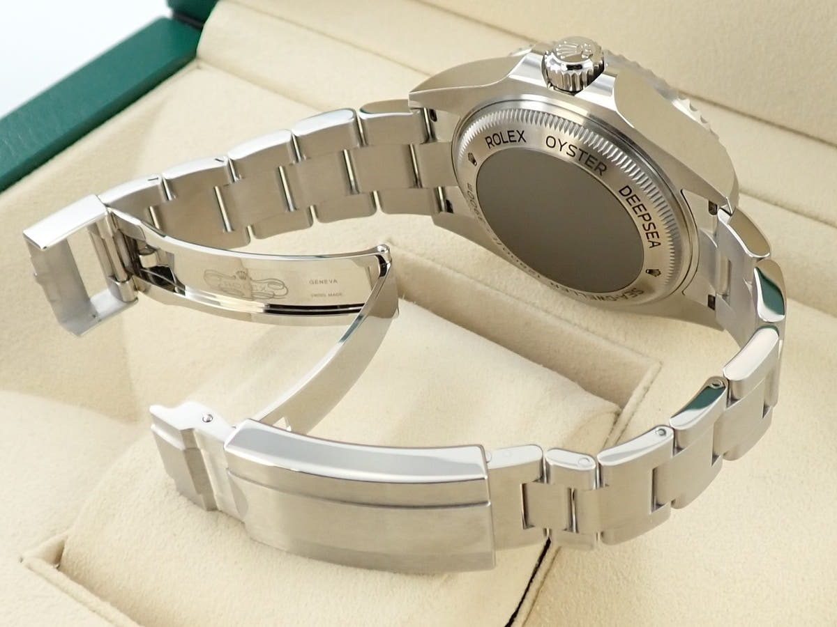 ロレックス シードゥエラー ディープシー Ref.126660 D-BLUE文字盤 未使用 M96JSH58