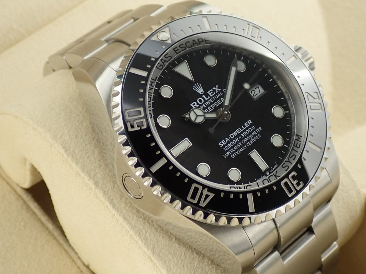ロレックス シードゥエラー ディープシー Ref.126660 ブラック文字盤 中古 9VL7LHZA