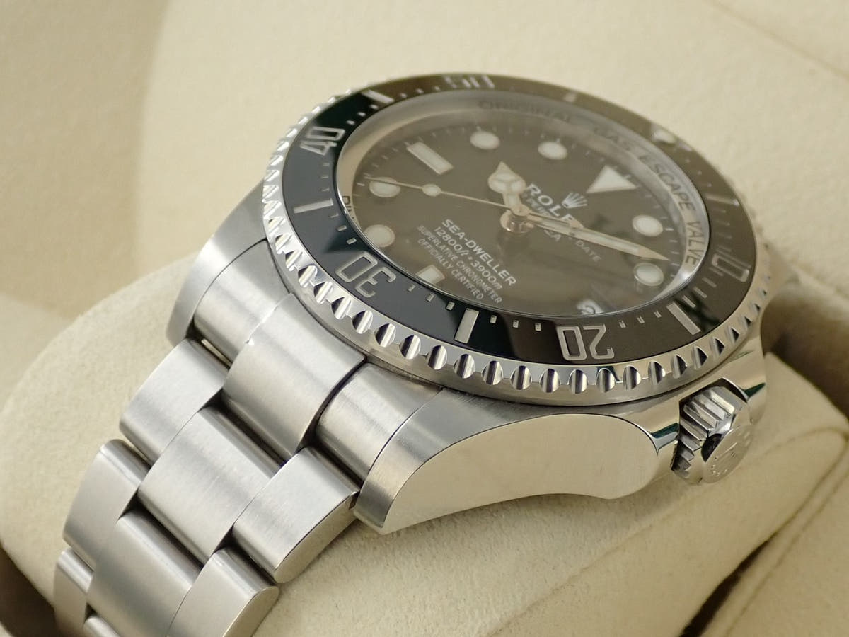 ロレックス シードゥエラー ディープシー Ref.126660 ブラック文字盤 中古 9VL7LHZA