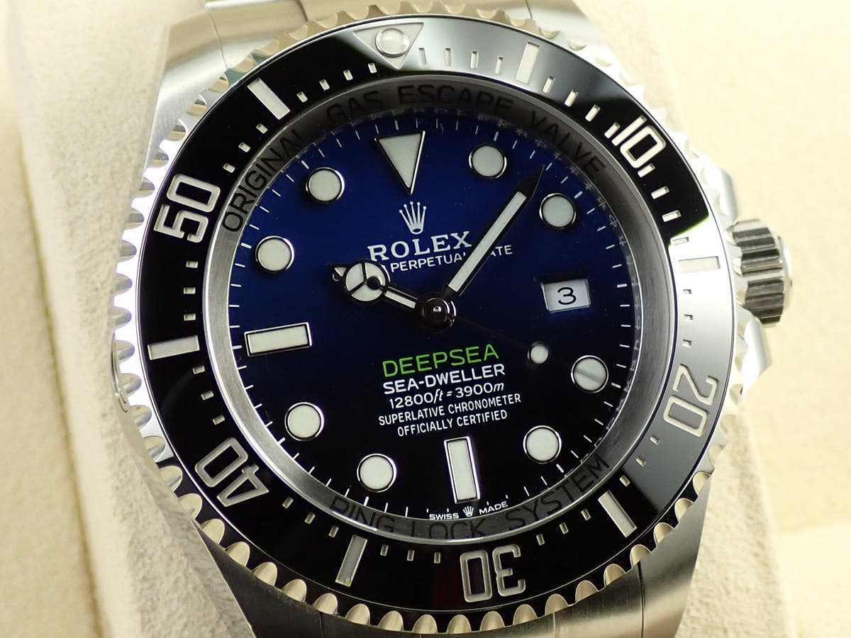 ロレックス シードゥエラー ディープシー Ref.126660 D-BLUE文字盤 中古 V368C256