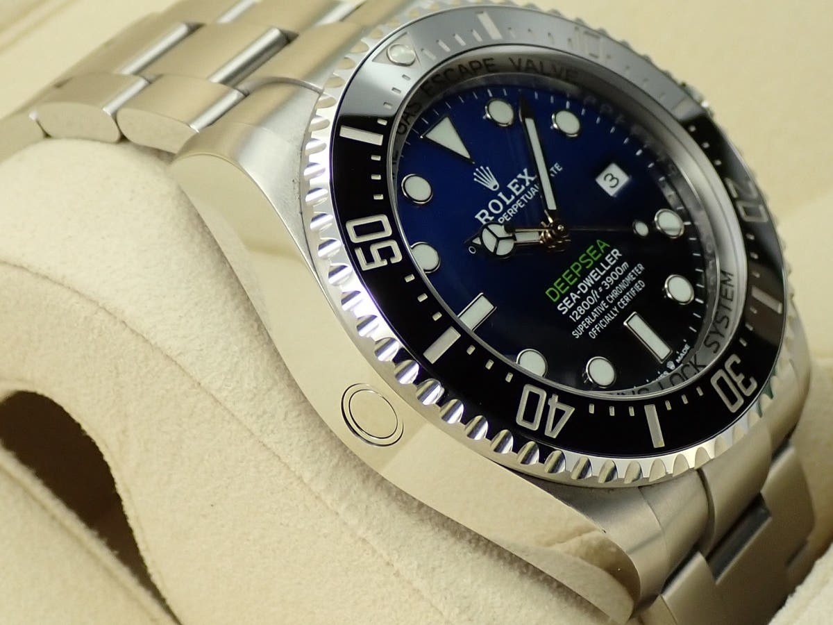 ロレックス シードゥエラー ディープシー Ref.126660 D-BLUE文字盤 中古 V368C256
