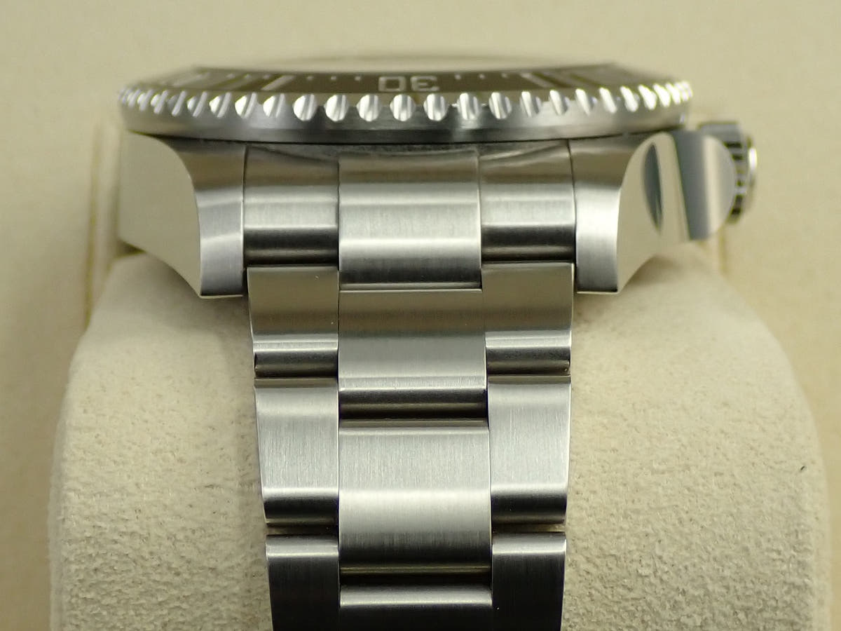 ロレックス シードゥエラー ディープシー Ref.126660 D-BLUE文字盤 中古 V368C256
