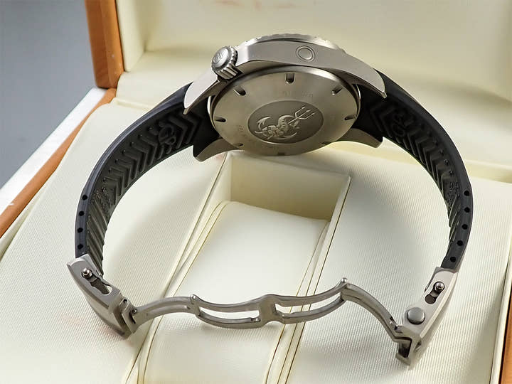 ジラールペルゴ シーホークII プロ Ref.49941 ブラック文字盤 中古 TTH6182R