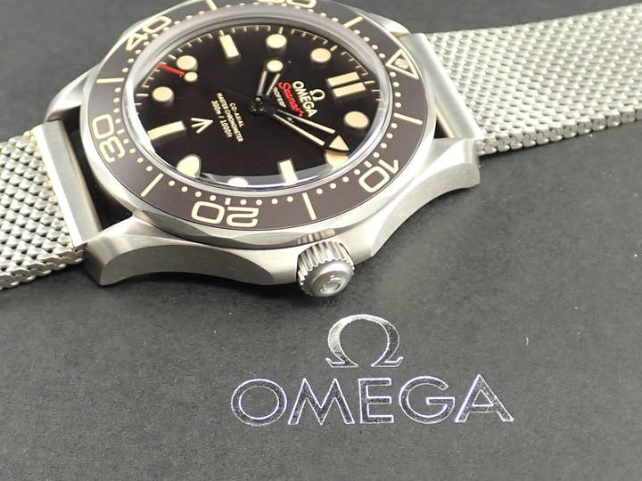 オメガ シーマスター ダイバー 300M コーアクシャル マスター クロノメーター 42MM Ref.210.92.42.20.01.001 ブラウン文字盤 中古 KJH3K607