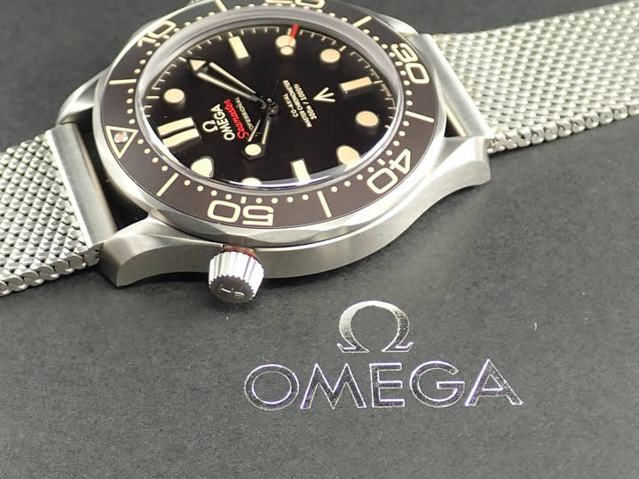 オメガ シーマスター ダイバー 300M コーアクシャル マスター クロノメーター 42MM Ref.210.92.42.20.01.001 ブラウン文字盤 中古 KJH3K607