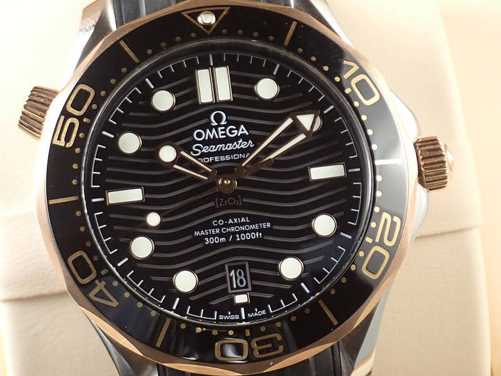 オメガ シーマスター ダイバー 300M コーアクシャル マスター クロノメーター 42MM Ref.210.22.42.20.01.002 ブラック文字盤 美品 H1HPWJCK