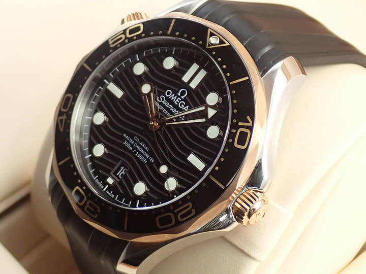 オメガ シーマスター ダイバー 300M コーアクシャル マスター クロノメーター 42MM Ref.210.22.42.20.01.002 ブラック文字盤 美品 H1HPWJCK