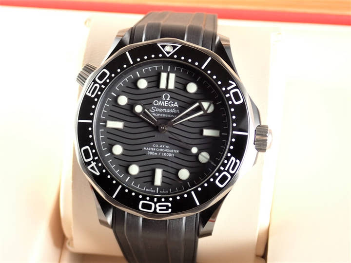 オメガ シーマスター Ref.210.92.44.20.01.001 ブラック文字盤 中古 sea-master-24