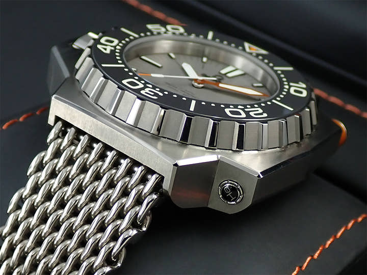 オメガ シーマスター プロプロフ 1200M コーアクシャル マスタークロノメーター Ref.227.90.55.21.99.001 グレー文字盤 美品 5U0J4CYT
