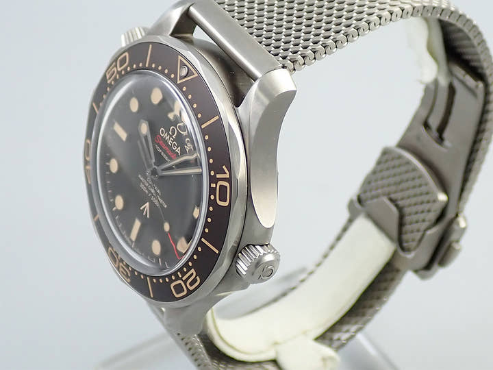 オメガ シーマスター ダイバー 300M コーアクシャル マスター クロノメーター 42MM Ref.210.90.42.20.01.001 ブラウン文字盤 中古 LU85FHXR