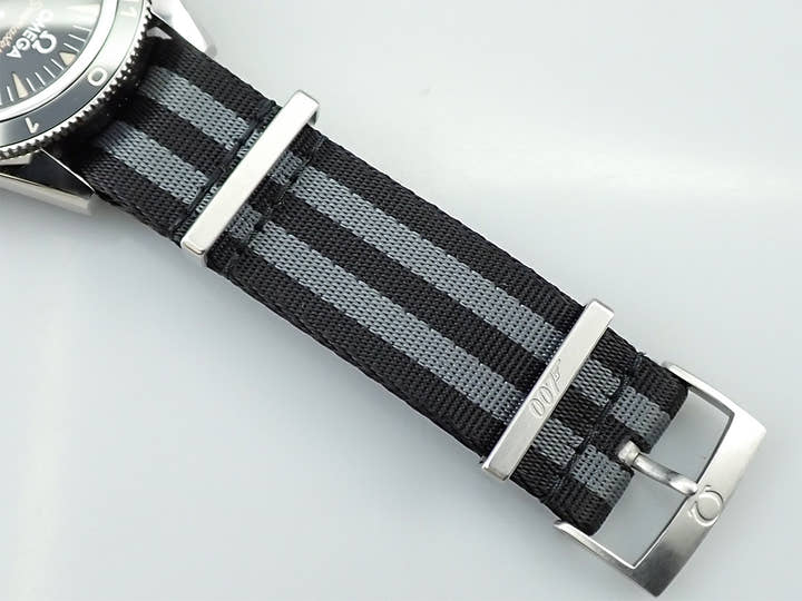 オメガ シーマスター 300 スペクター Ref.233.32.41.21.01.001 ブラック文字盤 中古 H47RRCUR