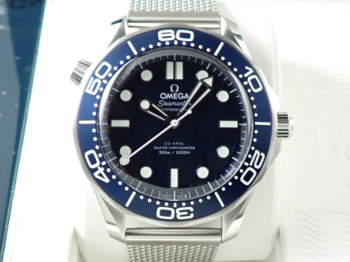 オメガ シーマスター ダイバー 300M コーアクシャル マスター クロノメーター 42MM Ref.210.30.42.20.03.002 ブルー文字盤 未使用 M961YL17