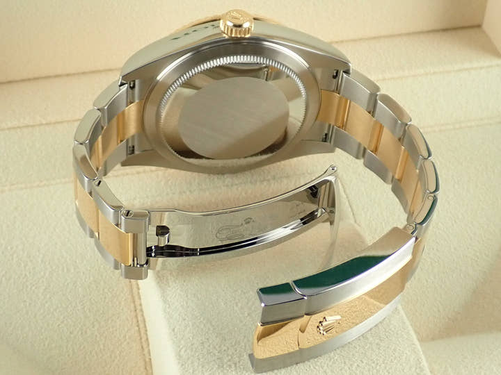 ロレックス スカイドゥエラー Ref.326933 シルバー文字盤 未使用 sky-dweller-17 オイスターブレスレット