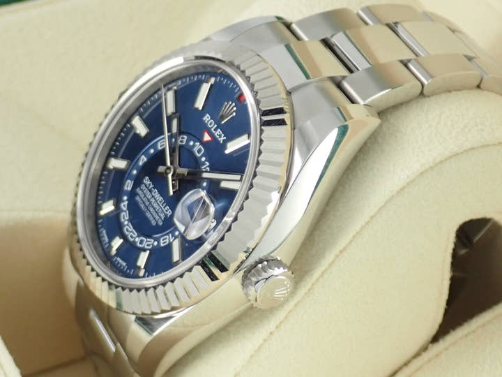 Rolex Sky-Dweller Ref. 326934, blue dial, unused, Oyster bracelet (sky-dweller-18).