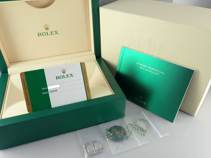 Rolex Sky-Dweller Ref. 326934, blue dial, pre-owned, sky-dweller-19, Oyster bracelet.