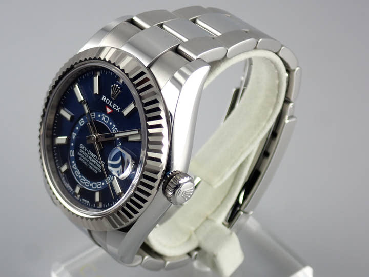Rolex Sky-Dweller Ref. 326934, blue dial, pre-owned, sky-dweller-19, Oyster bracelet.