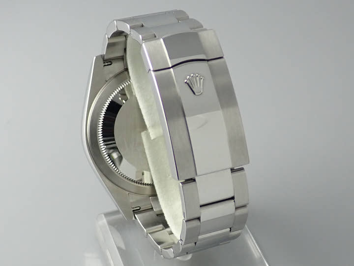 Pre-owned Rolex Sky-Dweller Ref. 326934 with blue dial and Oyster bracelet.