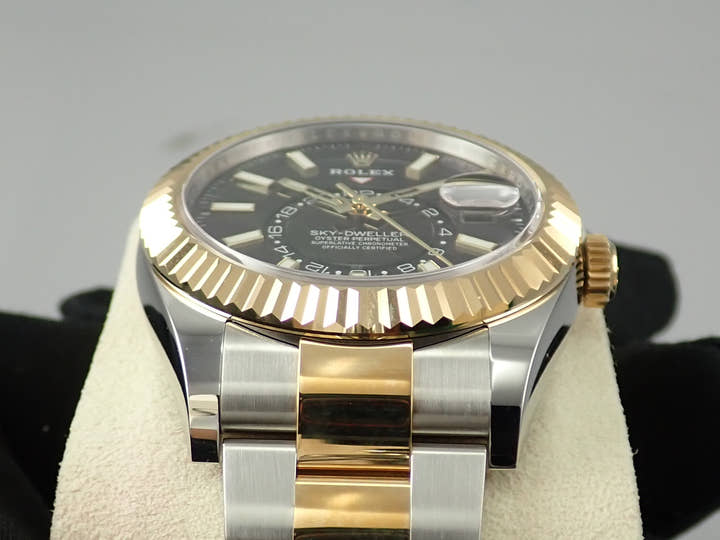 ロレックス スカイドゥエラー Ref.326933 ブラック文字盤 未使用 sky-dweller-23 オイスターブレスレット