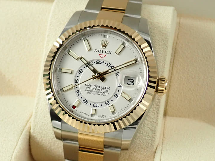 ロレックス スカイドゥエラー Ref.326933 ホワイト文字盤 未使用 sky-dweller-24 オイスターブレスレット