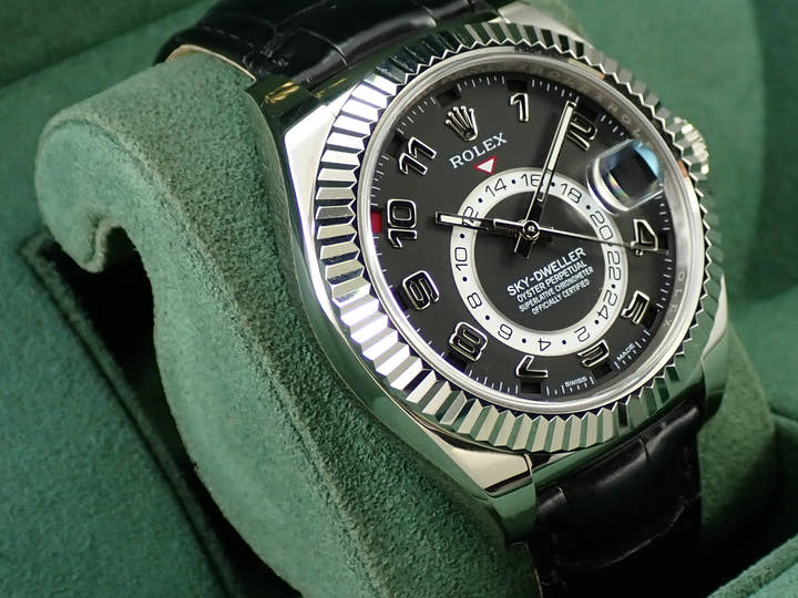 ロレックス スカイドゥエラー Ref.326139 ホワイトゴールド ブラック文字盤 革ベルト 美品 J3LUP412
